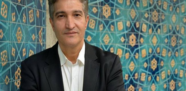 ناصر آویژه به نمایش «مکاشفات» پیوست ناصر آویژه به نمایش «مکاشفات» پیوست