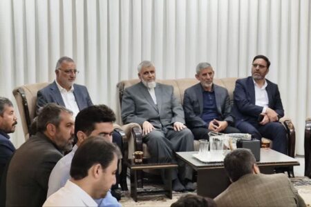 دیدار شهردار تهران با خانواده شهید حاج میرزا محمد سلگی دیدار شهردار تهران با خانواده شهید حاج میرزا محمد سلگی