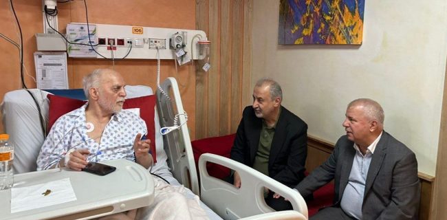 یک پرسپولیسی عمل قلب باز کرد یک پرسپولیسی عمل قلب باز کرد