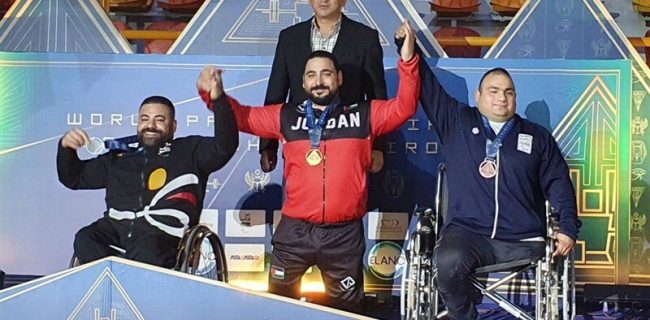برنز جهان برگردن پاراوزنه‌بردار ایران