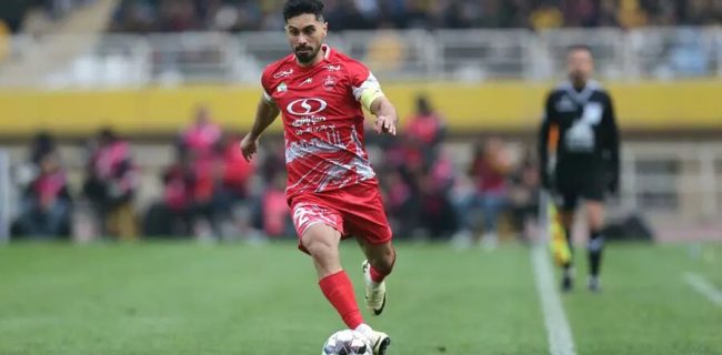 عکس| کاپیتان پرسپولیس راهی بیمارستان شد عکس| کاپیتان پرسپولیس راهی بیمارستان شد