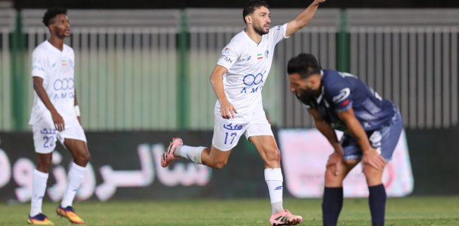 عکس| گلِ قلبی مرد لالیگایی برای استقلال عکس| گلِ قلبی مرد لالیگایی برای استقلال