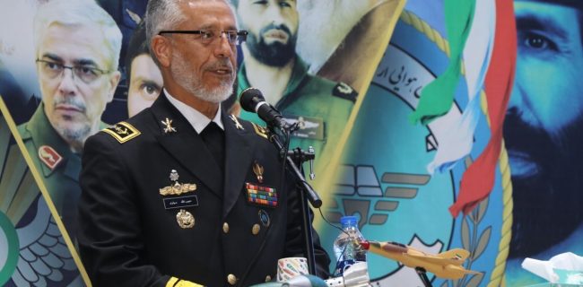 «دریادار سیاری: ناوشکن جماران نماد خودکفایی کشور است؛ دورههای معارف جنگ، ارزشهای دفاع مقدس را به نسل جدید منتقل میکند» «دریادار سیاری: ناوشکن جماران نماد خودکفایی کشور است؛ دورههای معارف جنگ، ارزشهای دفاع مقدس را به نسل جدید منتقل میکند»