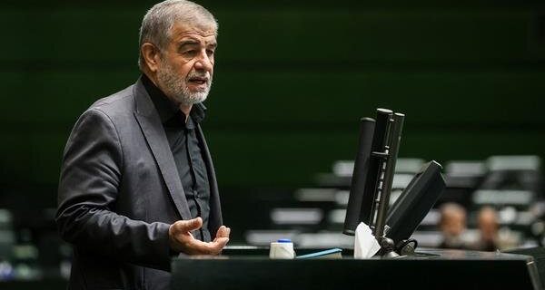 چرا «ابتداییترین حقوق» شهروندان نیازمند صفهای چند ساعته است؟ چرا «ابتداییترین حقوق» شهروندان نیازمند صفهای چند ساعته است؟