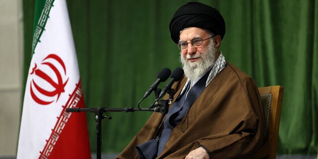 رهبر انقلاب در دیدار دست‌اندرکاران کنگره شهدای البرز: جوانان امروز خوب هستند / برخی دستگاه‌ها در انتقال ارزش‌های دفاع مقدس کوتاهی می‌کنند