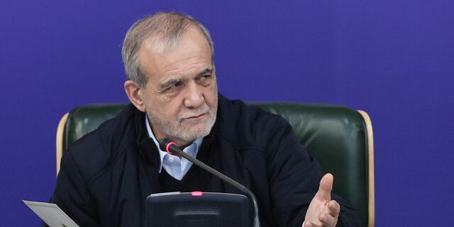 پزشکیان در جمع سفرای خارجی: هر مذاکرهای از موضع برابر و مبتنی بر اصل “برد-برد” مورد استقبال ایران است پزشکیان در جمع سفرای خارجی: هر مذاکرهای از موضع برابر و مبتنی بر اصل “برد-برد” مورد استقبال ایران است