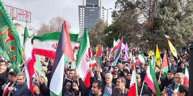 راهپیمایی ۲۲ بهمن در قزوین؛ شهردار: حضور مردمی، سند زندهی وفاداری به آرمانهاست راهپیمایی ۲۲ بهمن در قزوین؛ شهردار: حضور مردمی، سند زندهی وفاداری به آرمانهاست