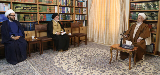 تأکید آیت‌الله مکارم شیرازی بر تعامل دستگاه قضایی قم با نهادهای اقتصادی برای کنترل قیمت‌ها و پیشگیری از جرم