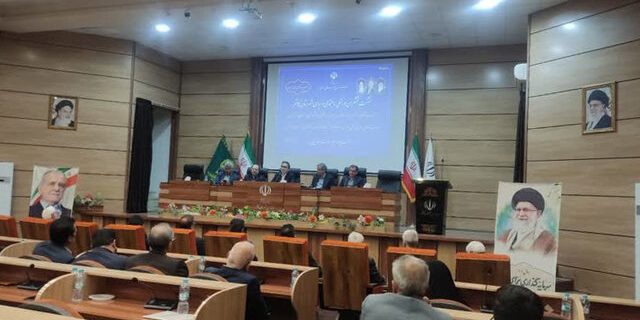 دو محور اصلی در جلسه شورای اداری کاشمر: مطالبهگری مدیرکل زنان برای «مدیریت مادرانه» همزمان با وعده تکمیل «جاده مرگ» تا ۱۴۰۵ دو محور اصلی در جلسه شورای اداری کاشمر: مطالبهگری مدیرکل زنان برای «مدیریت مادرانه» همزمان با وعده تکمیل «جاده مرگ» تا ۱۴۰۵