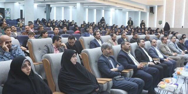 آیین تجلیل از ستارگان علمی ورامین؛ از رتبه‌های برتر کنکور تا دانش‌آموزان جشنواره خوارزمی
