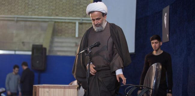 از لعنت فرستادن پناهیان به حسن روحانی تا تلاش برای آرام کردن تندرو/ ماجرای حمایت واعظ خبرساز اصولگرا از تفاهم ایران و آمریکا از لعنت فرستادن پناهیان به حسن روحانی تا تلاش برای آرام کردن تندرو/ ماجرای حمایت واعظ خبرساز اصولگرا از تفاهم ایران و آمریکا