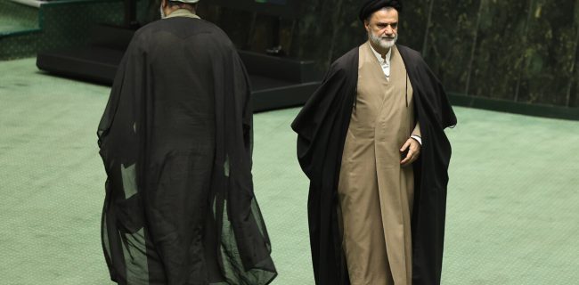 انتحاری نبویان روی آنتن/ بازیخرابکنهای داخلی و خارجی در یک قاب مشترک انتحاری نبویان روی آنتن/ بازیخرابکنهای داخلی و خارجی در یک قاب مشترک
