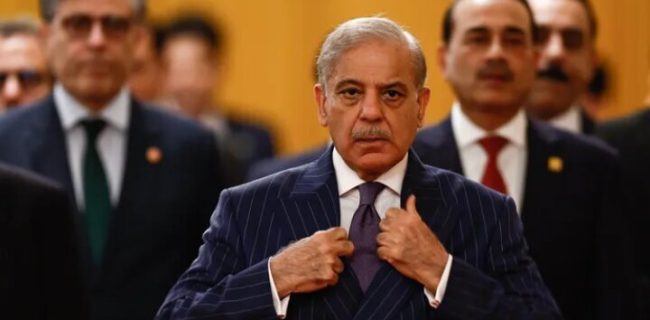 شهباز شریف پس از مذاکرات ایران و آمریکا: امیدواریم وقتی به خانههایمان برگردیم، سند فوقالعادهای در دست داشته باشیم شهباز شریف پس از مذاکرات ایران و آمریکا: امیدواریم وقتی به خانههایمان برگردیم، سند فوقالعادهای در دست داشته باشیم