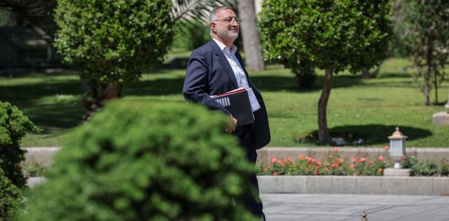 منتقد شماره یک برجام، مدافع تفاهم ایران و آمریکا شد/ بازخوانی ماجرای انتقاد زاکانی به علی لاریجانی برای تصویب ۲۰ دقیقه‌ای برجام